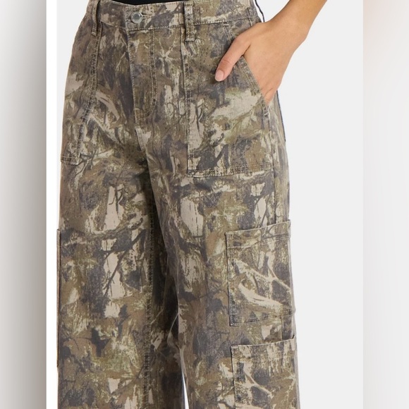 No Boundaries | Camo Wide Leg Cargo Pants - Picture 2 of 12